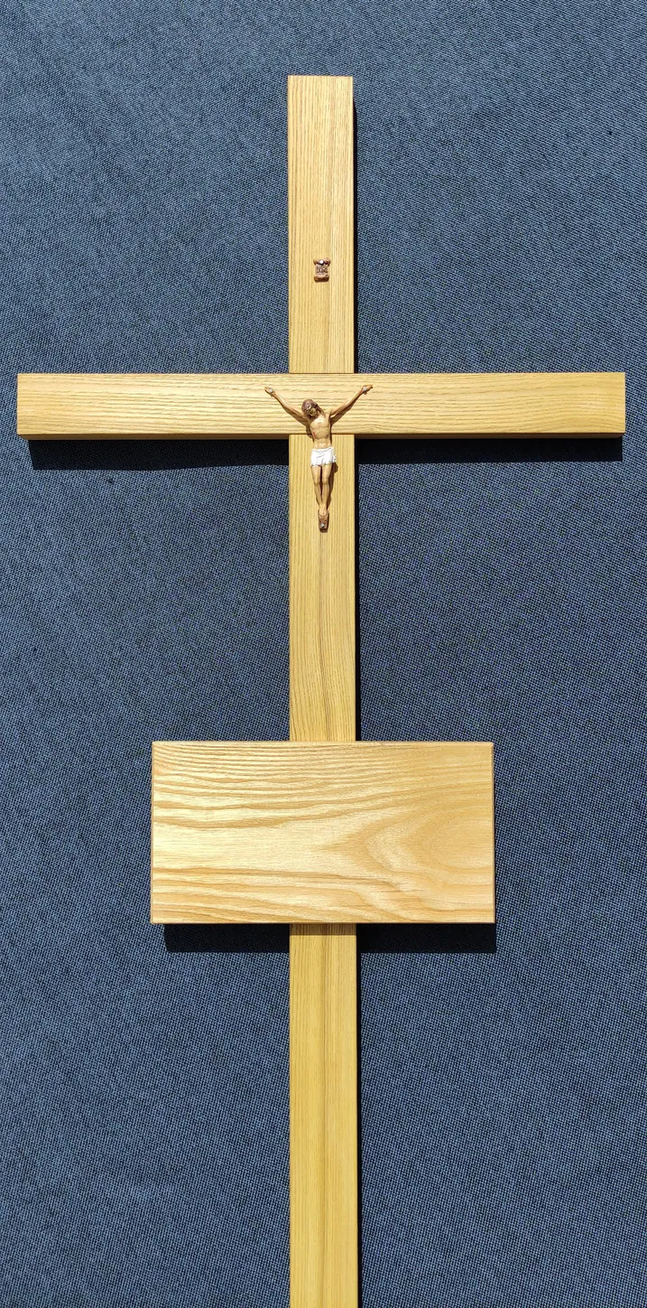 Šviesaus medžio kryžius, modelis 09